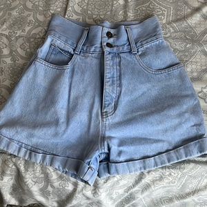 Vintage express high waisted shorts!